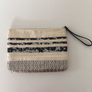 Gap clutch